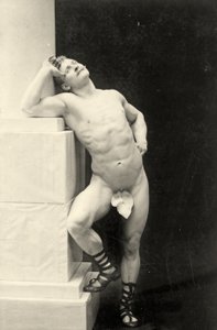 Eugen Sandow, klasik antik Greko-Romen pozunda, 1894 dolayları